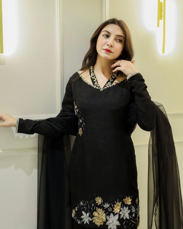Elegant Black Floral Crepe Silk Suit Set – Ready to Wear - Image 2