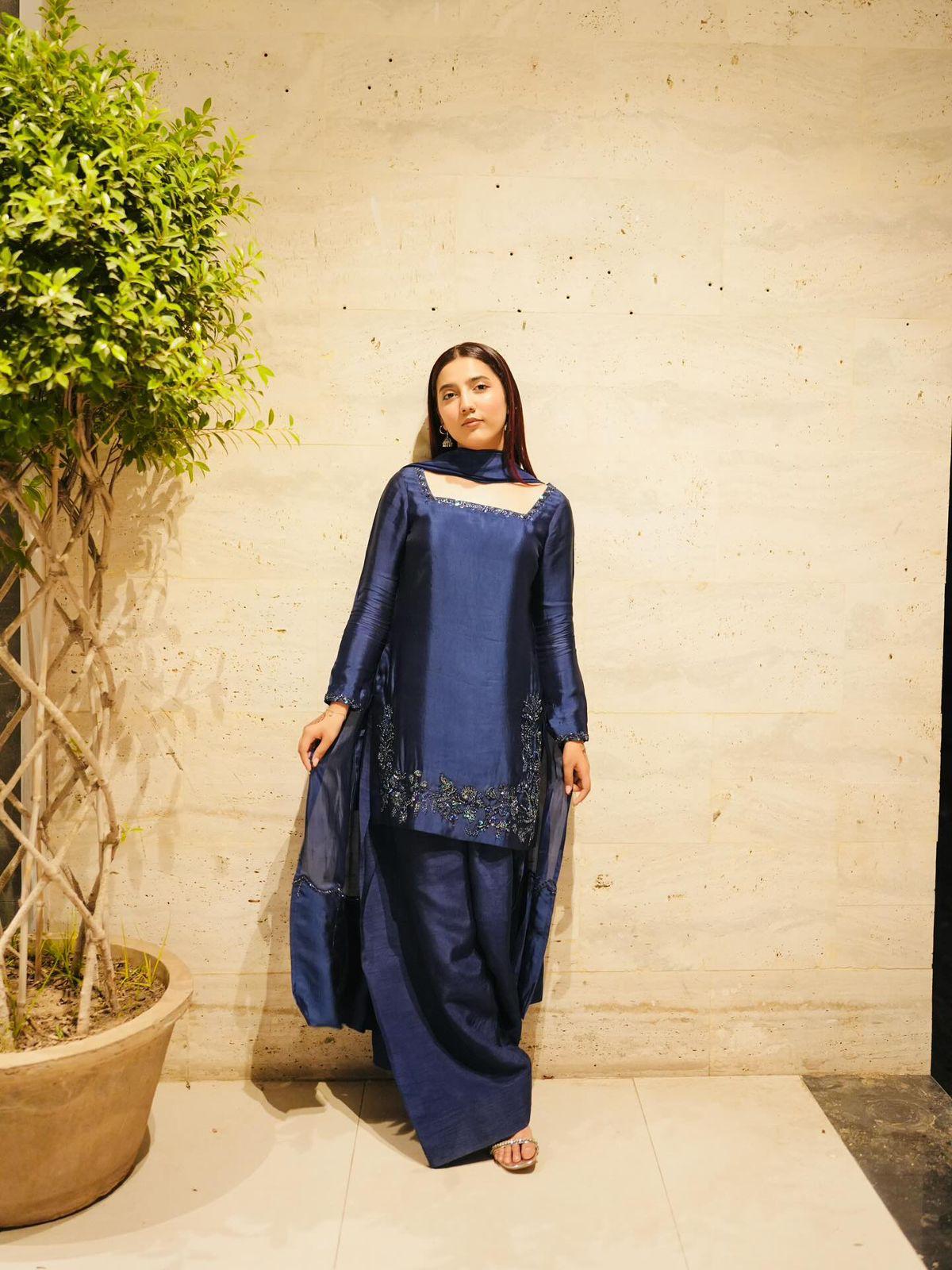Elegant Navy Crepe-Silk Farshi Set - Image 11