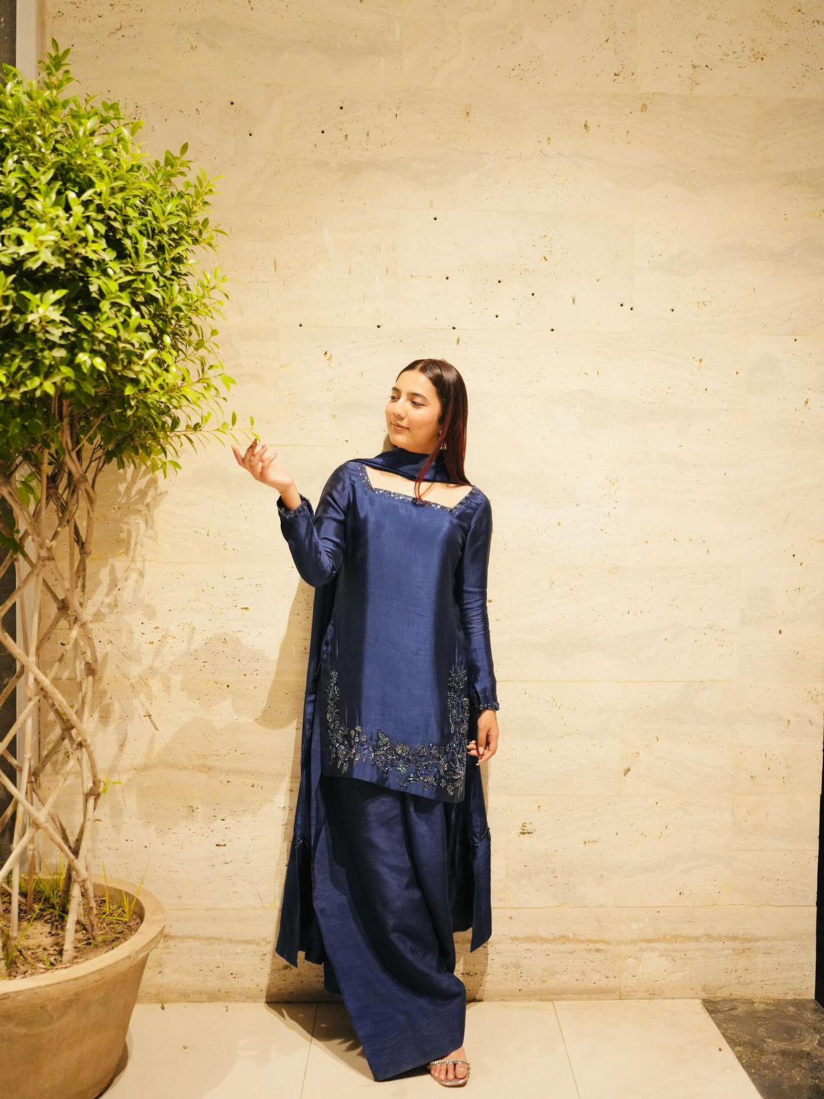 Elegant Navy Crepe-Silk Farshi Set - Image 13
