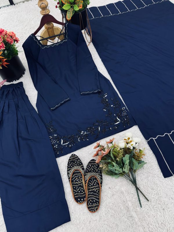 Elegant Navy Crepe-Silk Farshi Set - Image 16