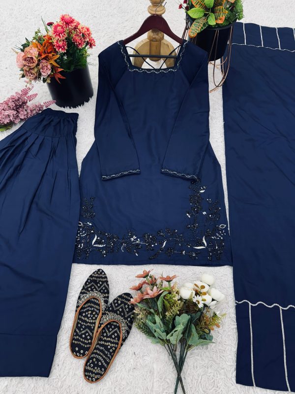 Elegant Navy Crepe-Silk Farshi Set - Image 17