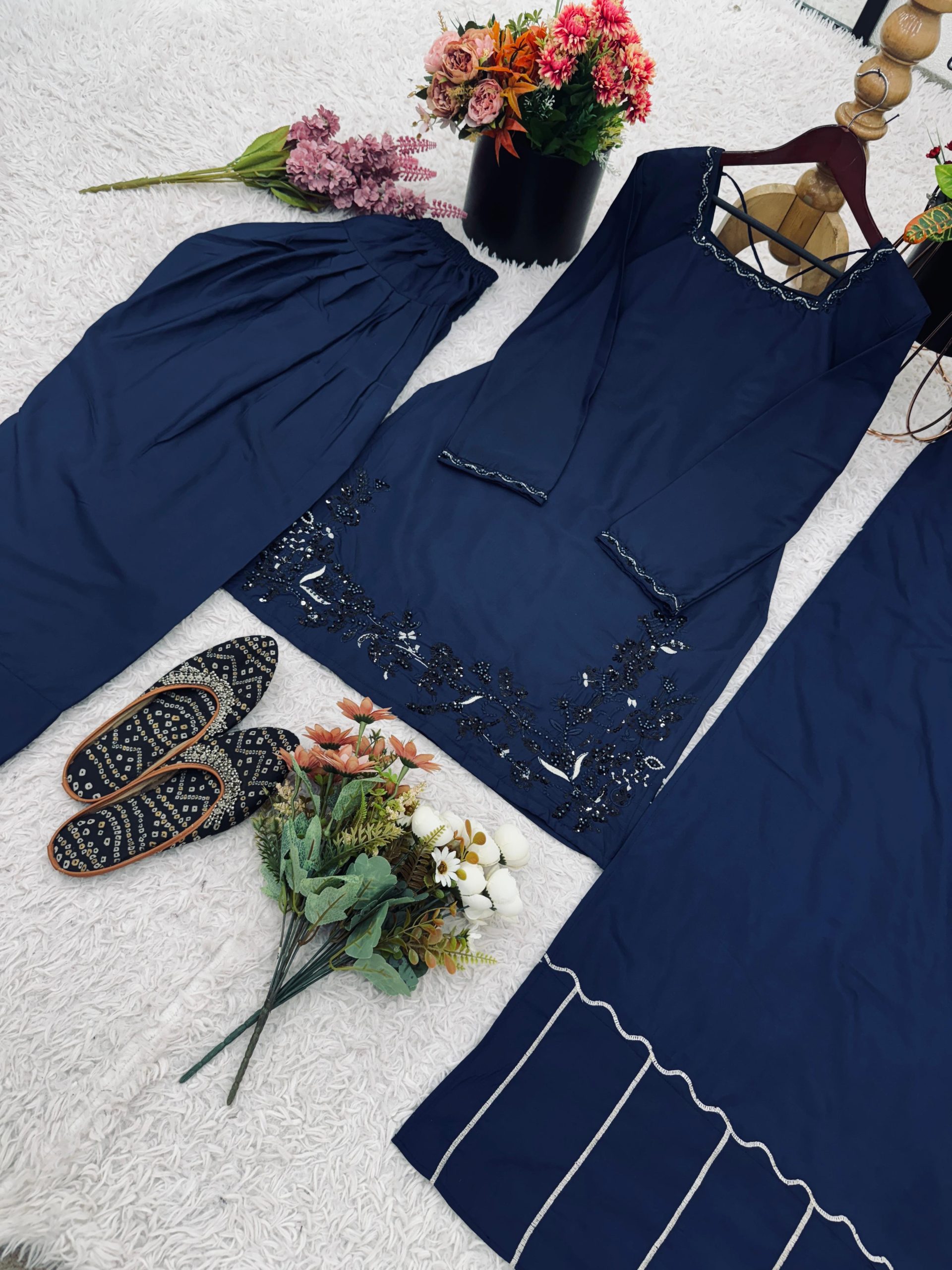 Elegant Navy Crepe-Silk Farshi Set - Image 18