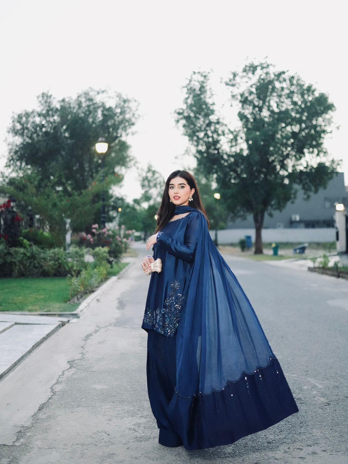 Elegant Navy Crepe-Silk Farshi Set - Image 3