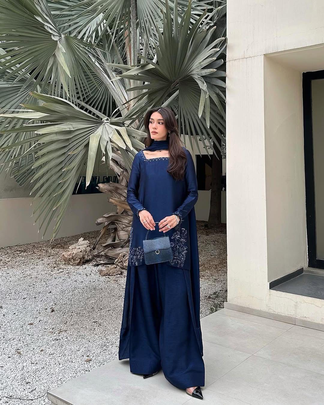 Elegant Navy Crepe-Silk Farshi Set - Image 6