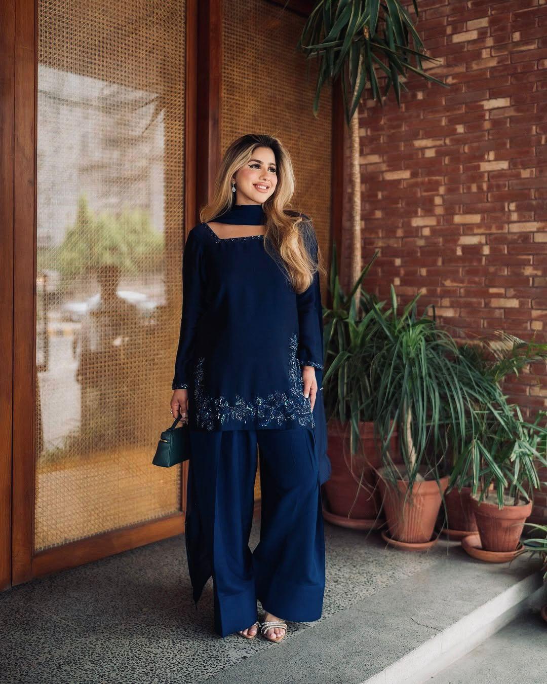 Elegant Navy Crepe-Silk Farshi Set - Image 7